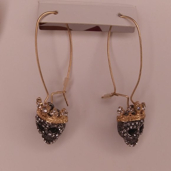 New Betsey Johnson king crowned skull bling earrings - Picture 4 of 12